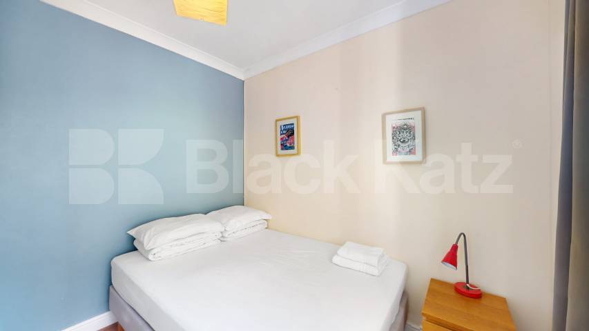 Stylish 3 bedroom flat on quiet residential street in Camden  Rochester Road, Camden